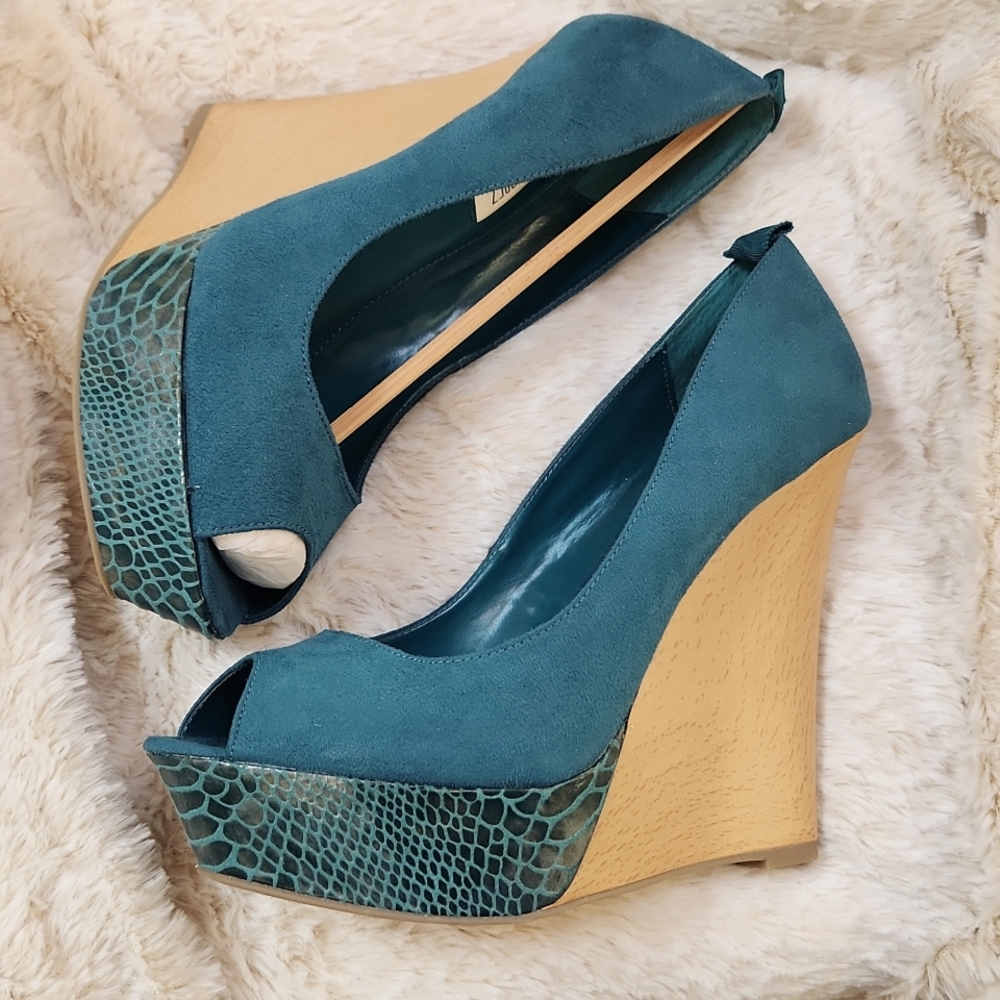 JLo Teal Platform Size 10